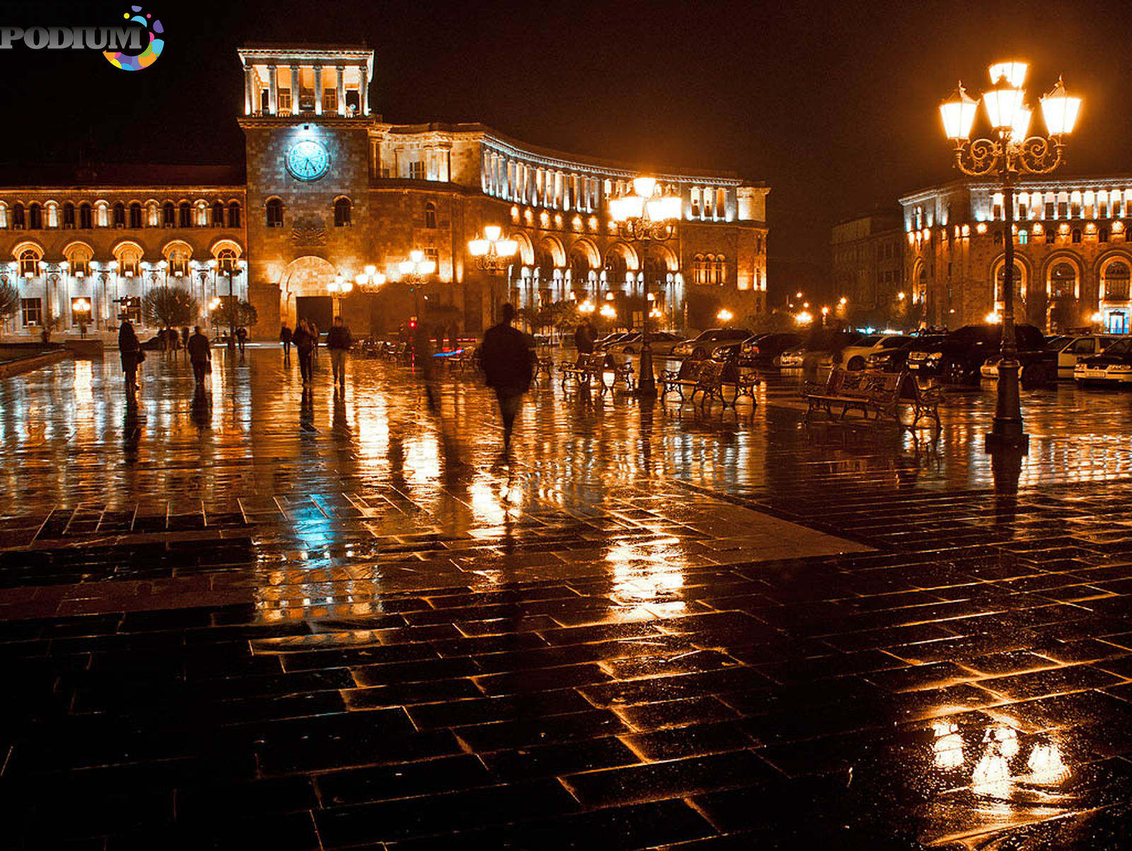 Песня запах еревана. Ночной Ереван 2023. Ереван дождь. Ночной город Ереван. Ереван ночью.