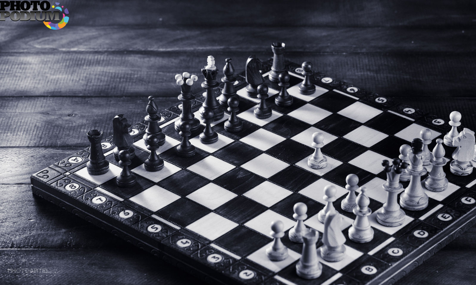 4 белых 1 черный. Е2е4 ход в шахматах. E2 e4 шахматы. Ход е2 е4. Шахматный ход е2 е4 е2е4.