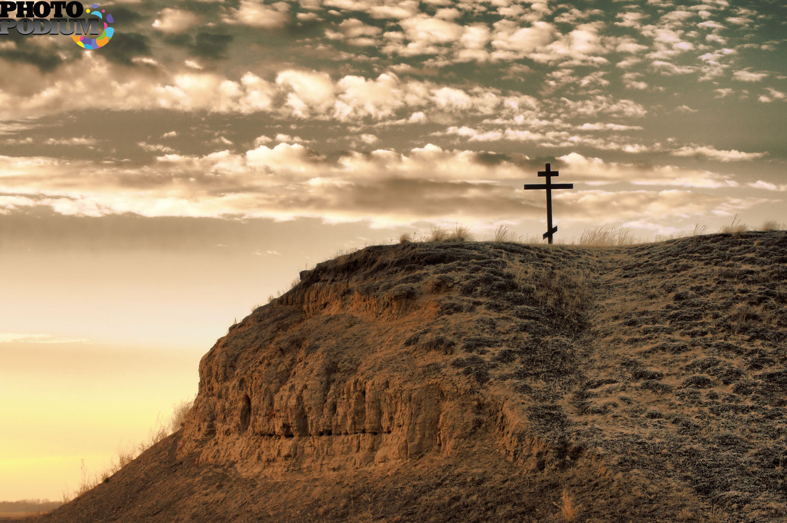 Одинокий холм. Гора Голгофа Распятие Иисуса. Гора Голгофа в Иерусалиме. Гора Голгофа место распятия Христа. Лысая гора Голгофа.