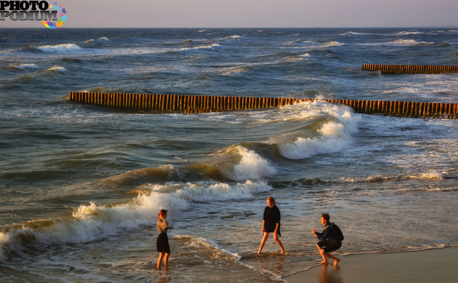 Волна зеленоградск. Волны Зеленоградск. Зеленоградск море в июне. Волна Балтики. Зеленоградск море волны.