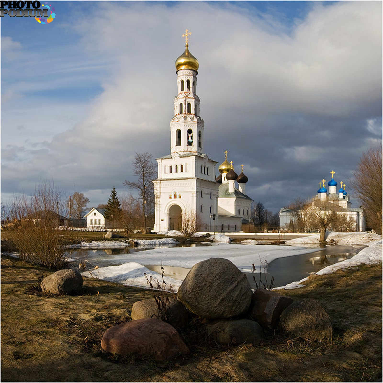 Храмовый комплекс Завидово колокольня арка