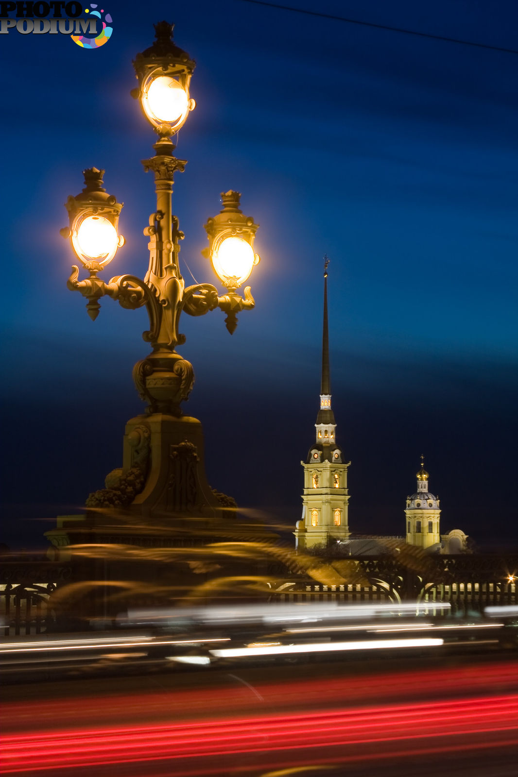 Петропавловская крепость и фонарь Санкт-Петербурге