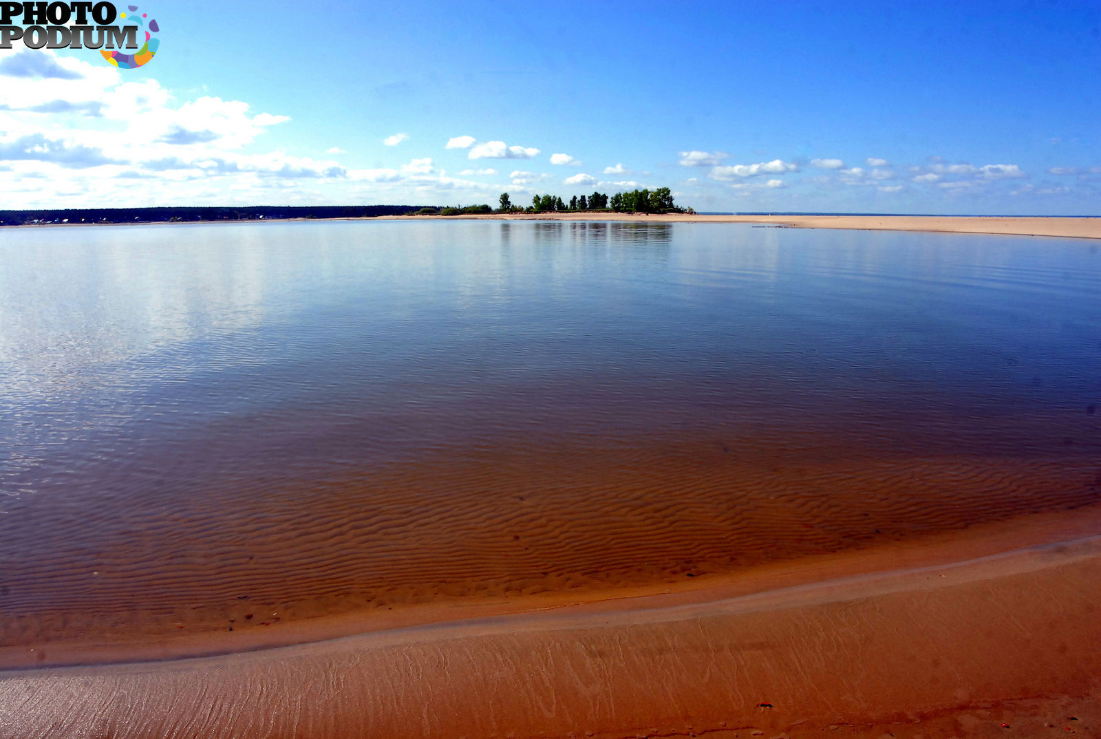 Водохранилища новосибирской области. Обское озеро. Обское озеро в Новосибирске. Озеро у Обского моря. Бердск водохранилище.