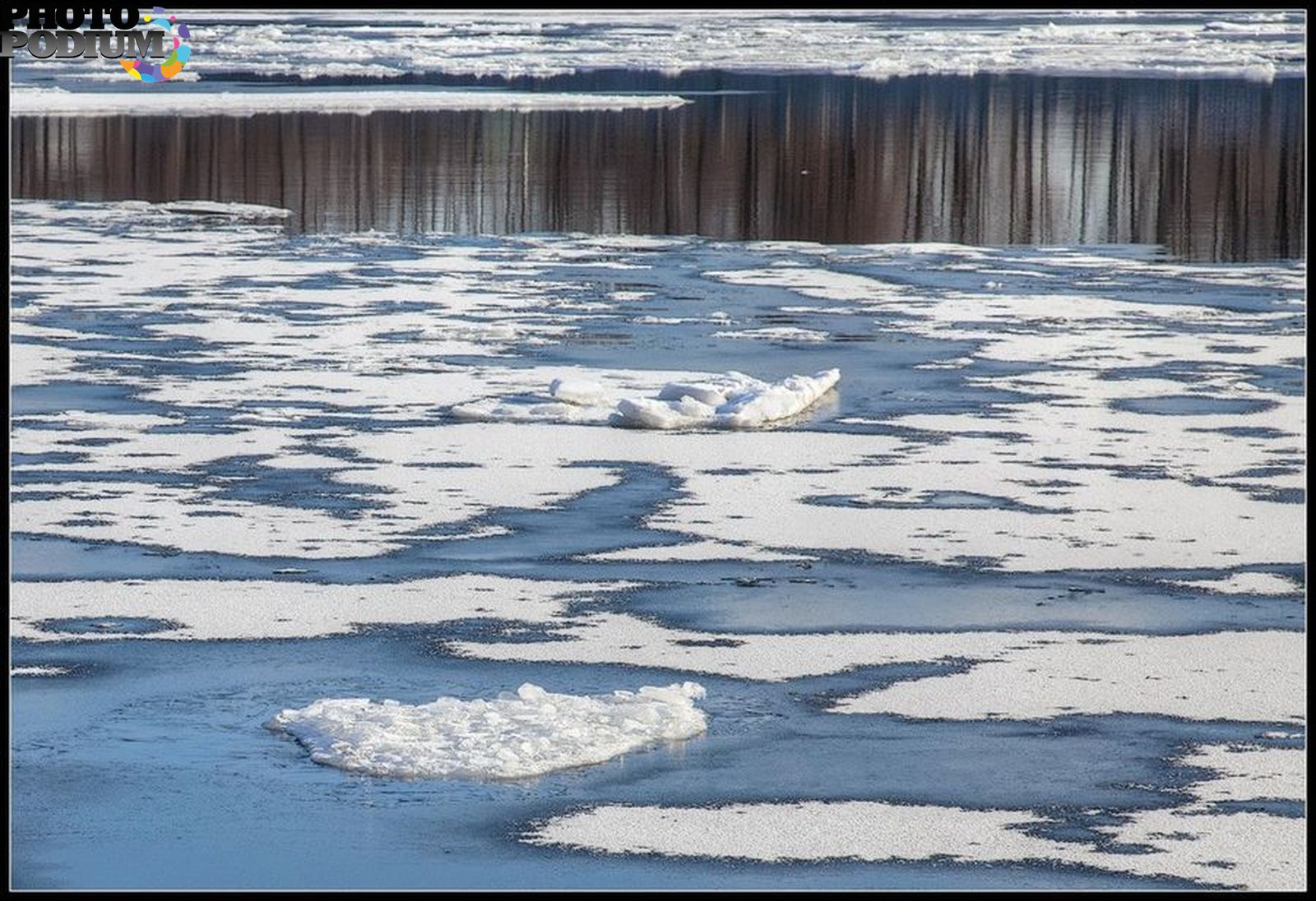 Лед тронулся значение фразеологизма. Лед тронулся. Громадный лед весной. Картина лед тронулся.