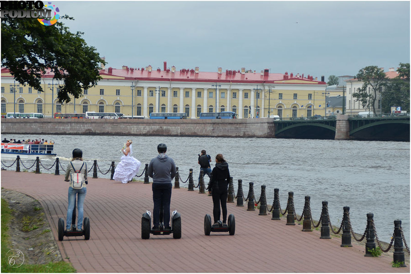 Питеру сарсгаарду. Онлайн прогулка. Гулять по Питеру картинка. Санкт Петербург онлайн прогкулкав. Прогулки по периметру.