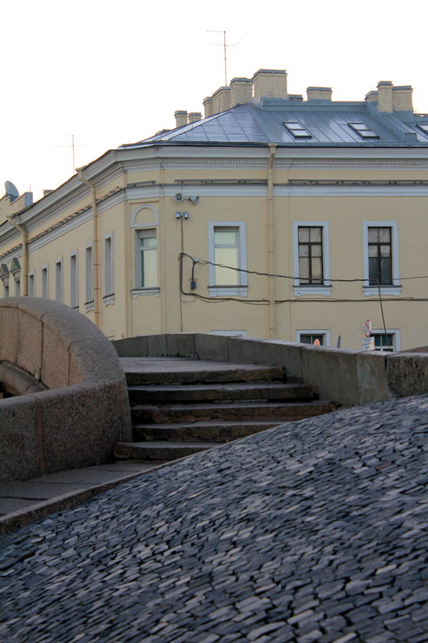 Cobblestone, Pavement, Walkway, Couch, Furniture, Passenger Car, Vehicle