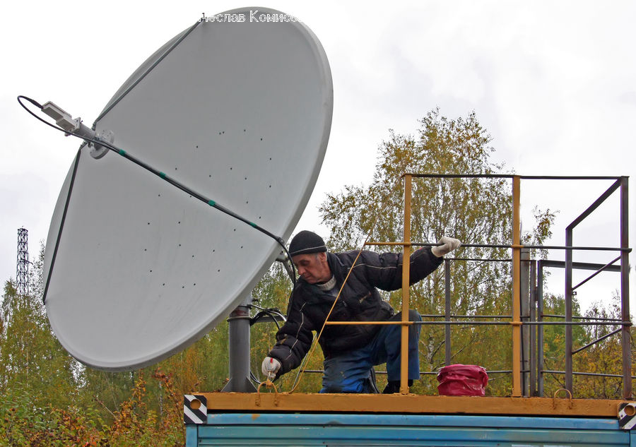 People, Person, Human, Antenna, Boat, Dinghy, Playground