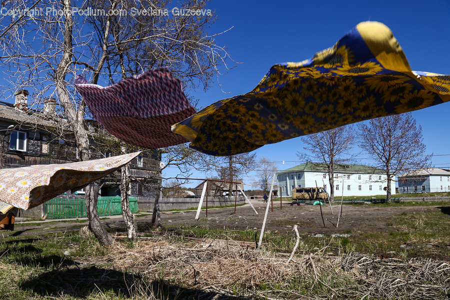 Antenna, Cabin, Tree House, Playground, Yard