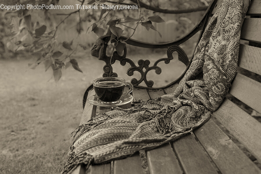 Furniture, Pottery, Snake, Animal, Reptile