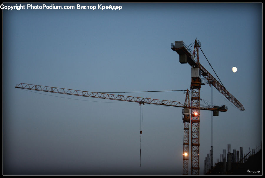 Constriction Crane, Construction