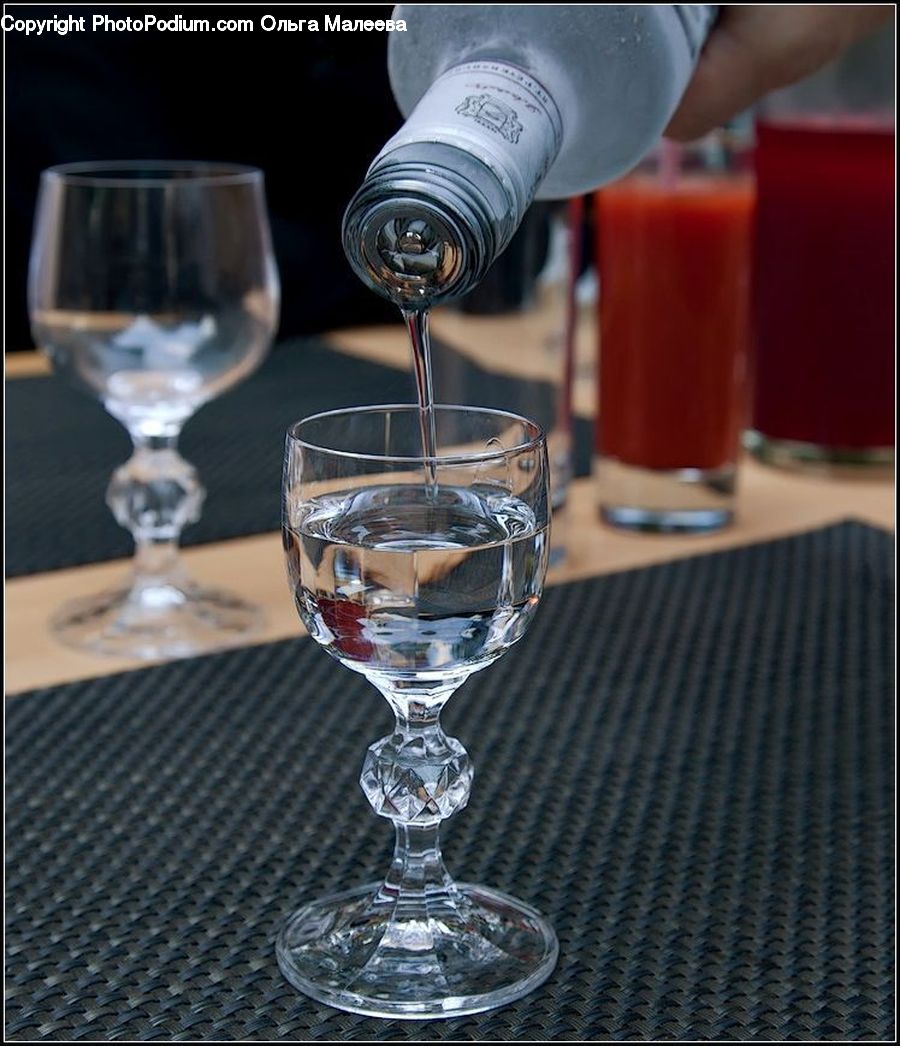 Glass, Beverage, Drink, Goblet, Alcohol, Wine, Beer