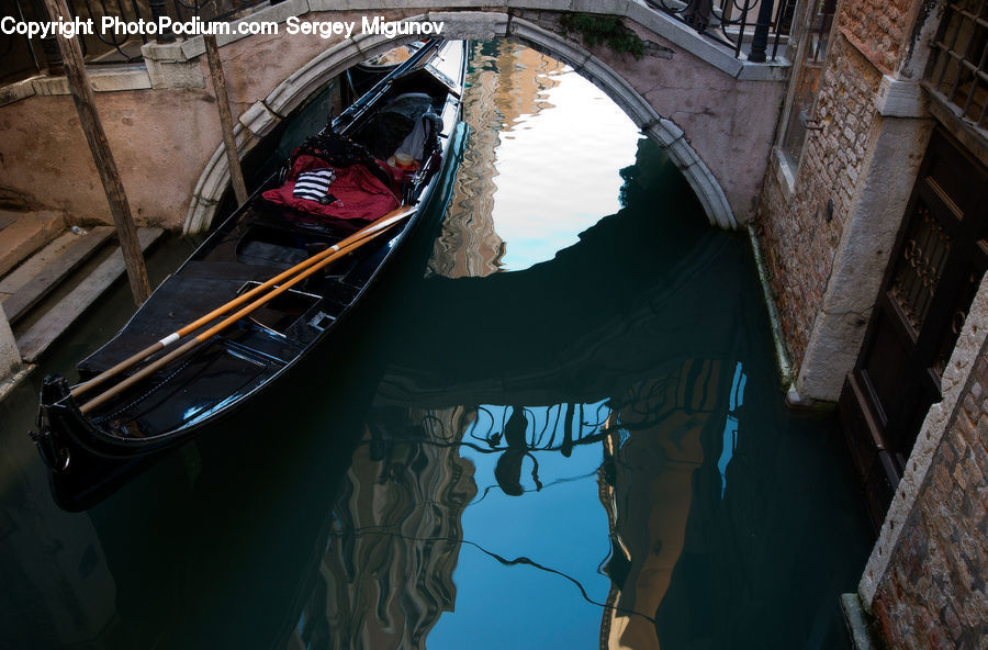 Boat, Gondola, Brick, Car Trunk, Building, Alley, Alleyway