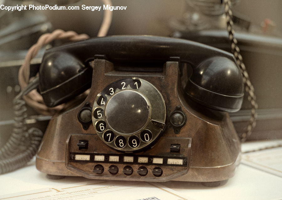 Dial Telephone, Phone