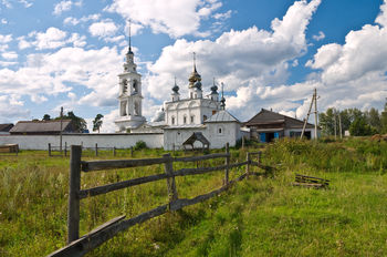 Свято-Николо-Тихонов мужской монастырь.