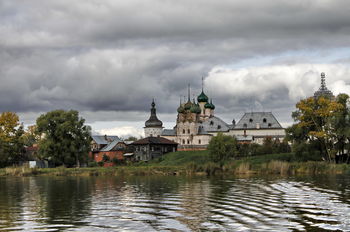 Ростовский кремль со стороны озера Немо