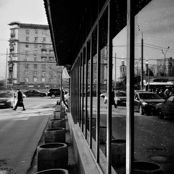 Отражение городской суеты (Москва)