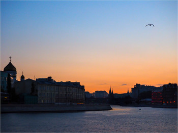 Рассвет над Москвой рекой.