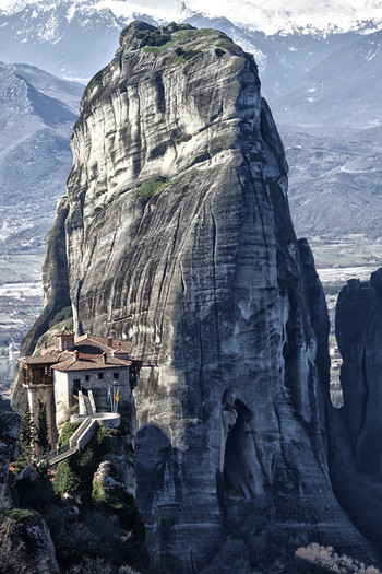 Монастыри Святой Троицы Метеоры-Греция.Деревня Кастраки