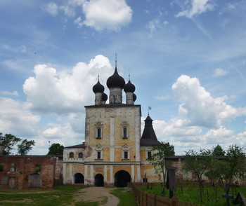 Церковь Сретения Господня Борисоглебского монастыря
