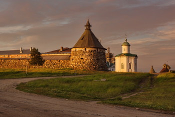 Восхода первые лучи…