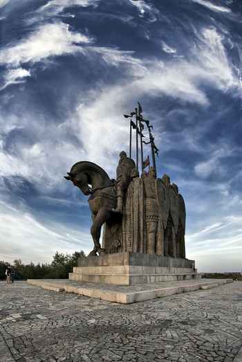 Монумент "В память о Ледовом побоище"