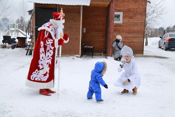 Знакомство с Дедом Морозом и Снегурочкой