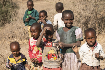 Танзания,саванна.Дети из племени масаи. #topguidessafaris 