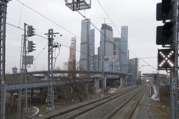 вид на Москву-Сити с платформы МЦК "Шелепиха"