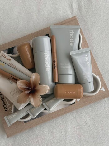 Hailey Bieber’s Rhode Skin Routine | Full Glow Collection Flat Lay