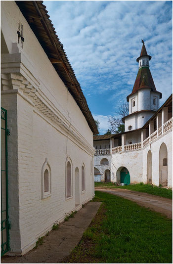 Дворик монастыря