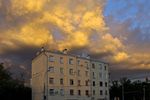   : Дом с облаками 