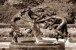 Alex Basansky : Three Dancing Maidens Fountain, Central Park, New York City. Фонтан "Три танцующе грации", расположен в Центральном Парке Нью-Йорка. 