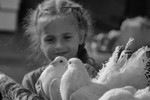 Анастасия Смирнова : Девочка и голуби 