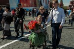 ИРина Чубарова : 9 мая. Красная площадь. Бабушка и внуки 
