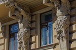 Андрей Панин : Atlanteans holding a balcony on their shoulders. 
