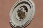 Андрей Панин : An unusual medallion with a sculpture of a head. 